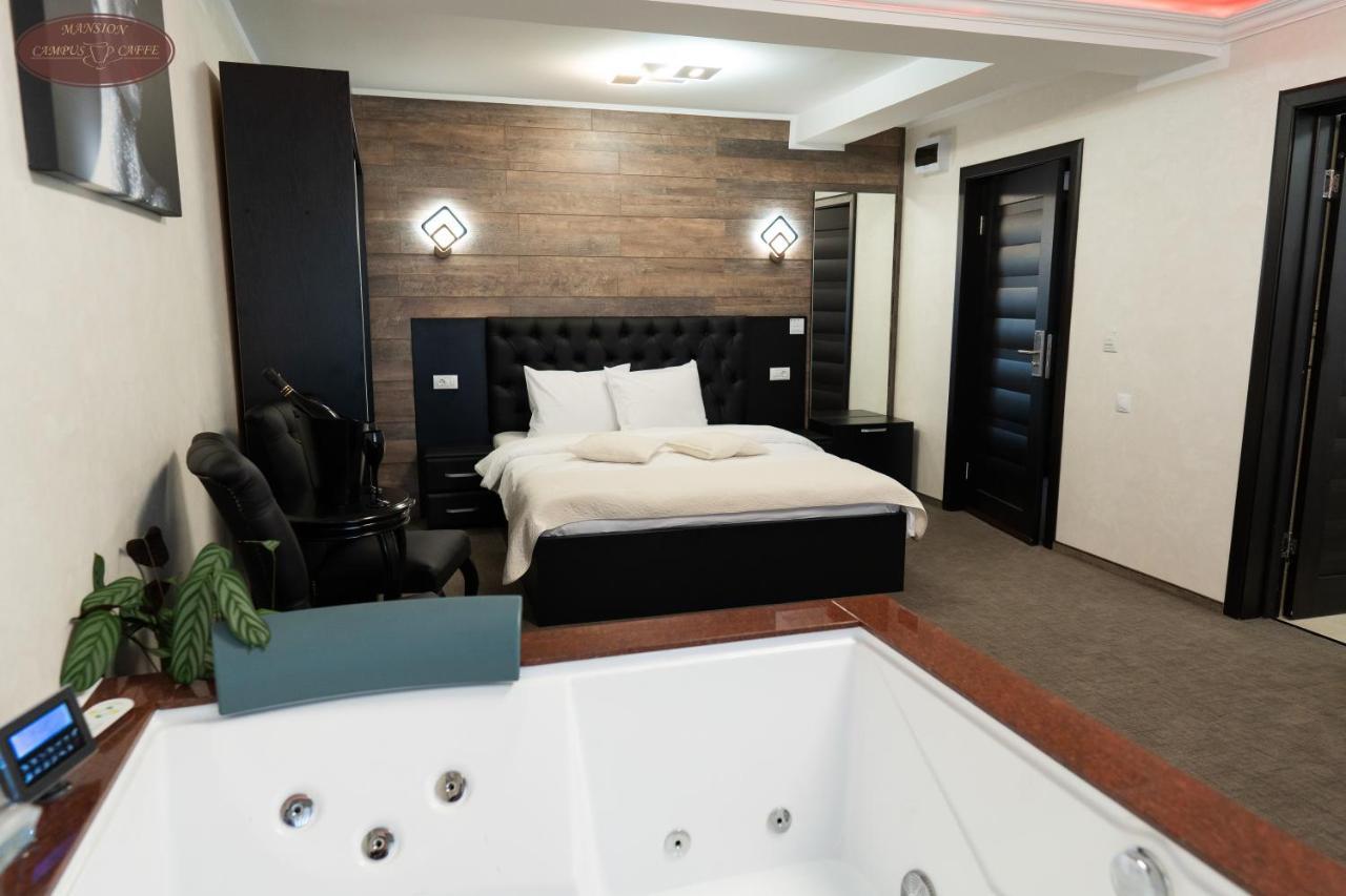 Campus Caffe Mansion Hotel Bodzavásár Kültér fotó