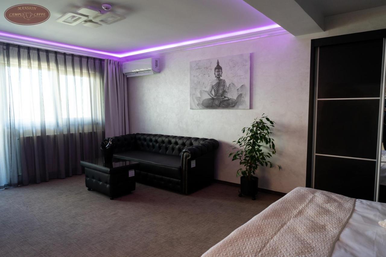 Campus Caffe Mansion Hotel Bodzavásár Kültér fotó
