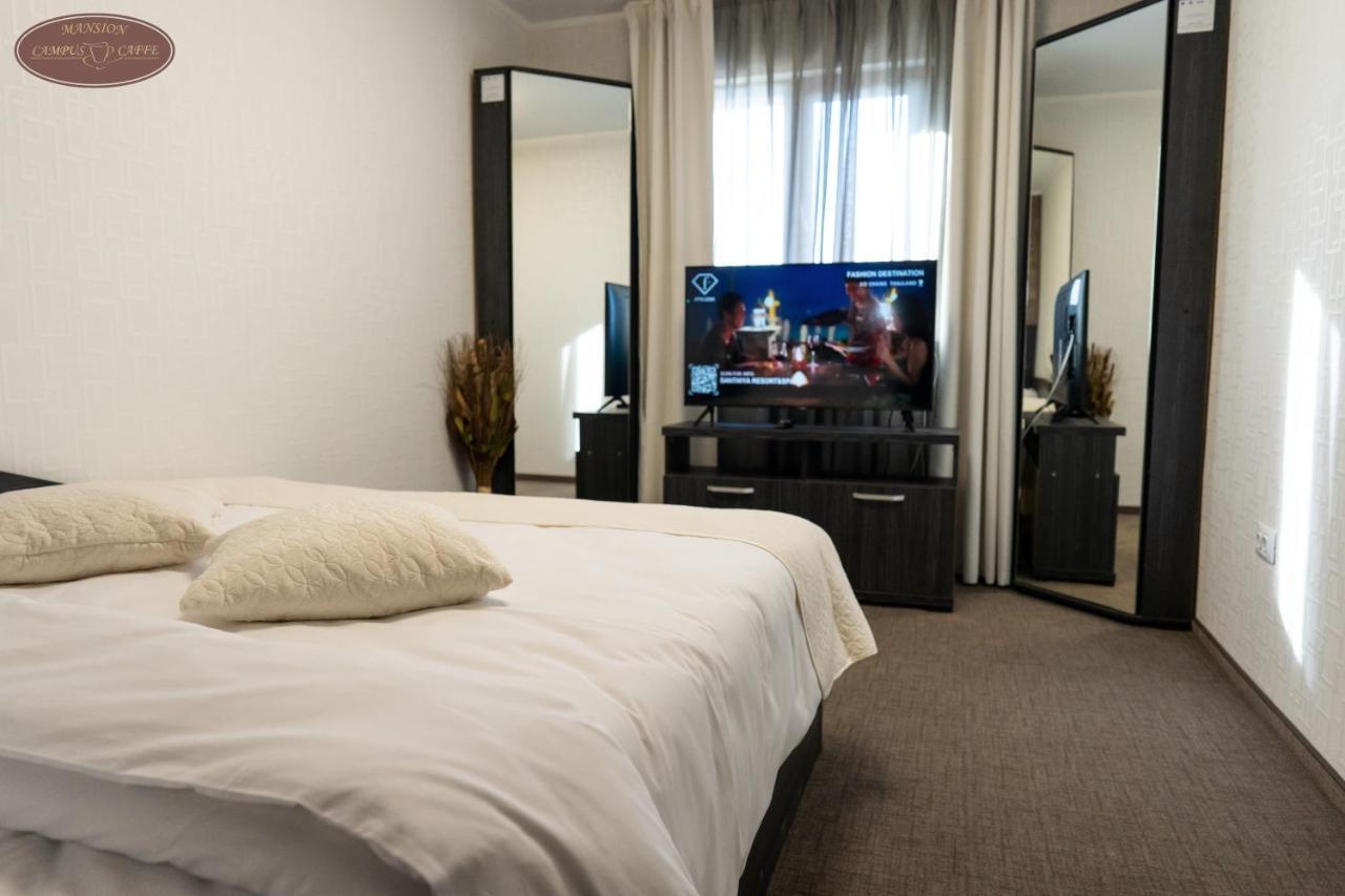 Campus Caffe Mansion Hotel Bodzavásár Kültér fotó