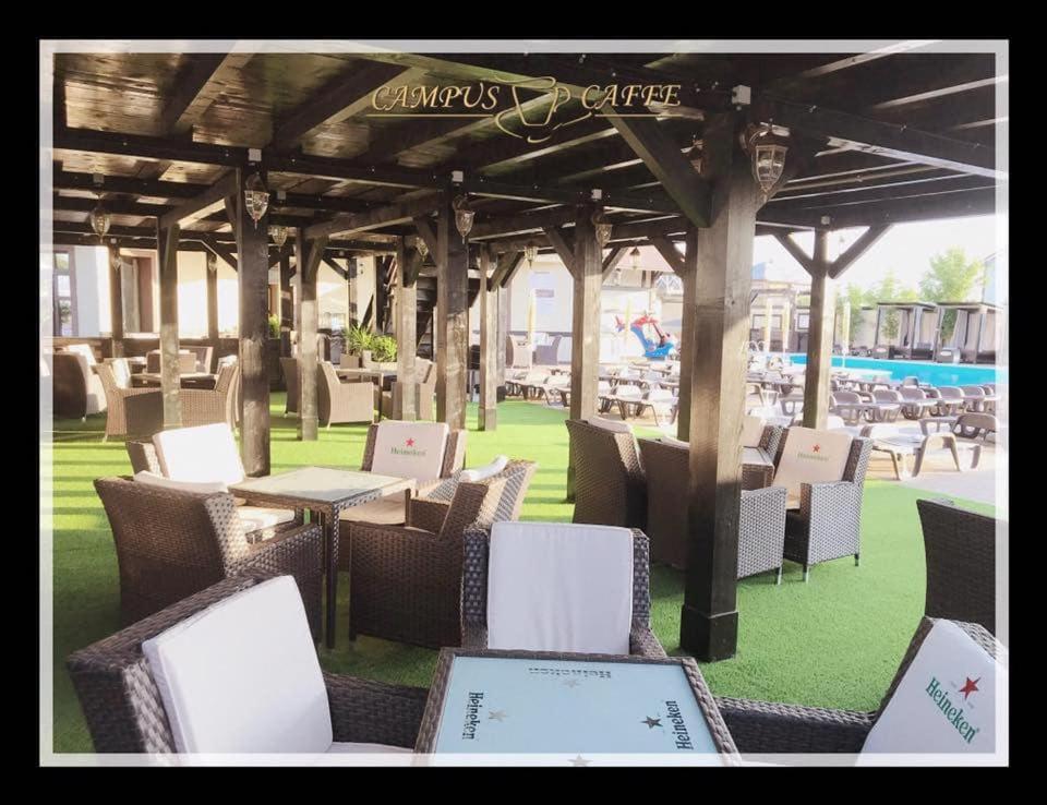 Campus Caffe Mansion Hotel Bodzavásár Kültér fotó