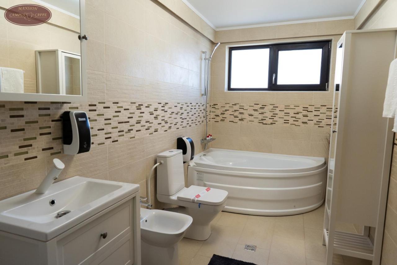 Campus Caffe Mansion Hotel Bodzavásár Kültér fotó