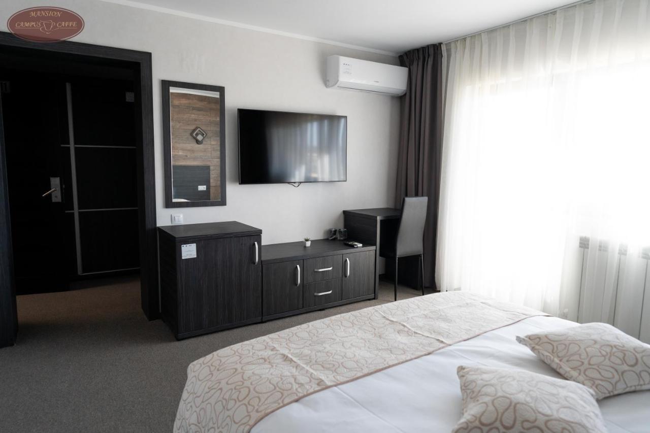 Campus Caffe Mansion Hotel Bodzavásár Kültér fotó
