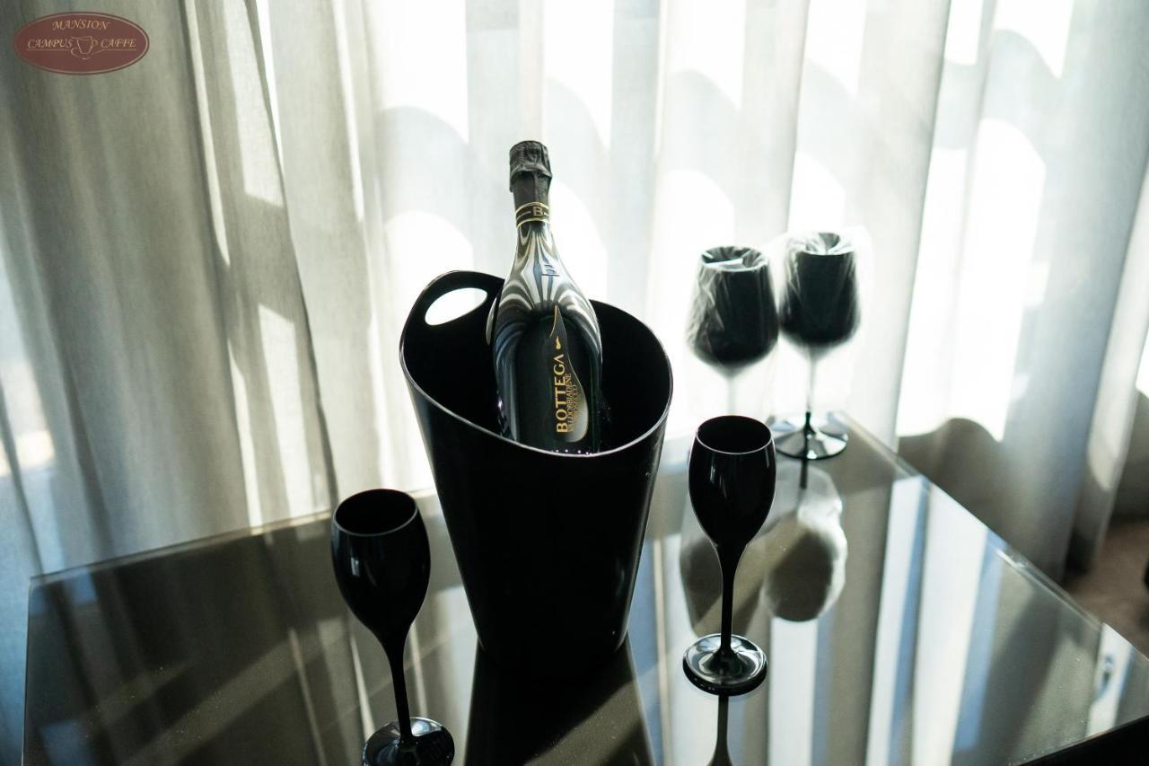Campus Caffe Mansion Hotel Bodzavásár Kültér fotó