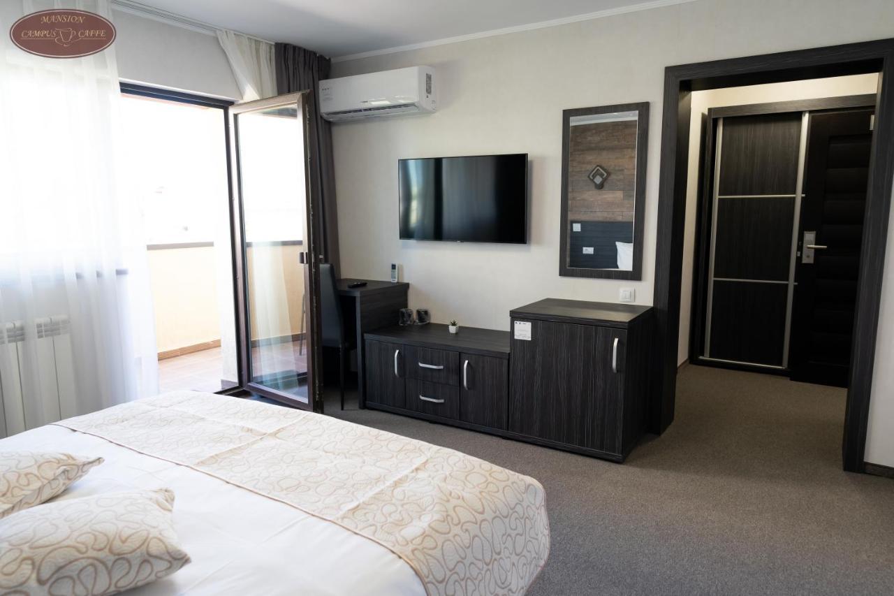 Campus Caffe Mansion Hotel Bodzavásár Kültér fotó