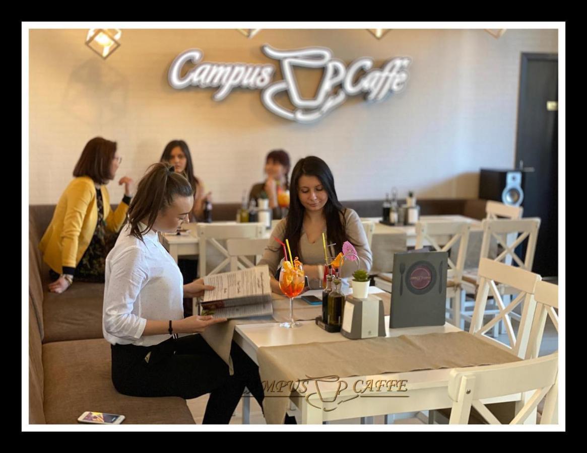 Campus Caffe Mansion Hotel Bodzavásár Kültér fotó