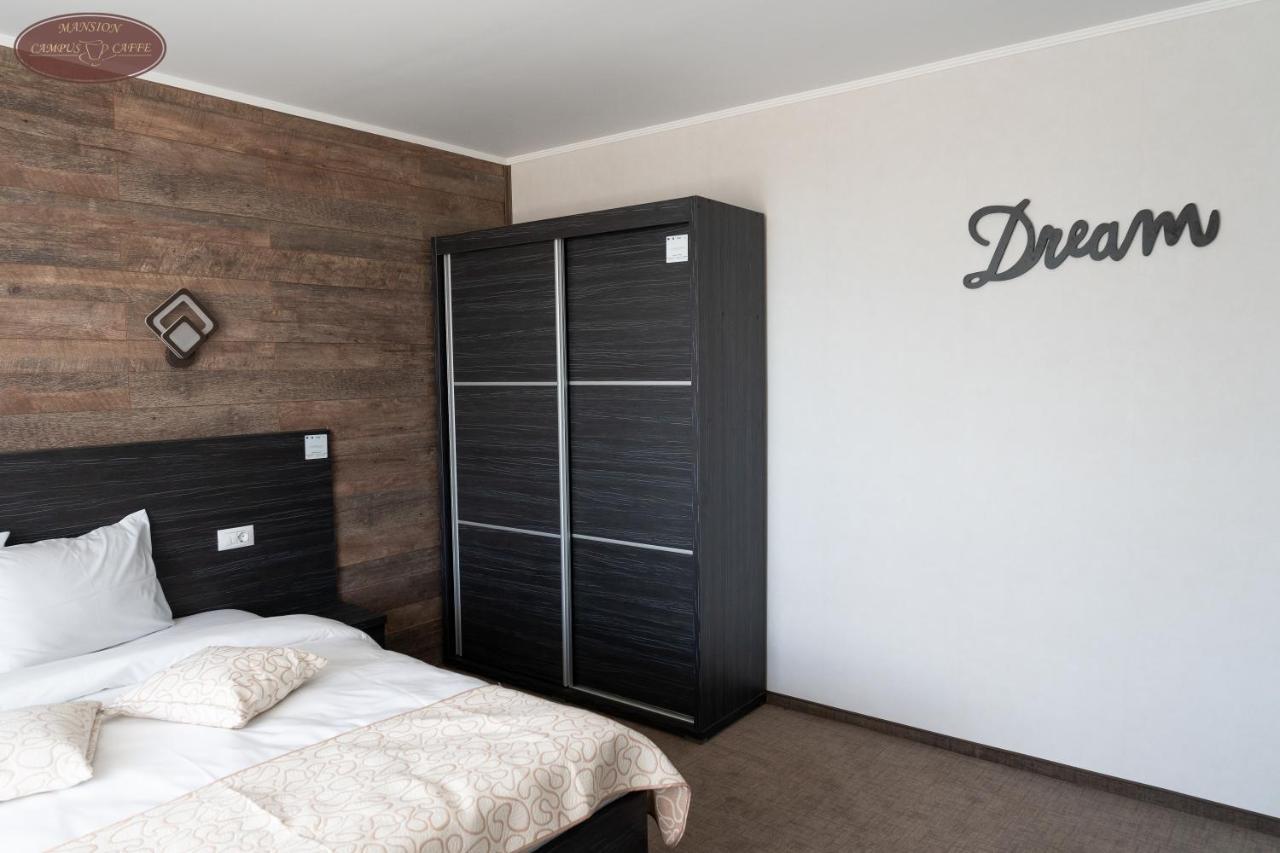 Campus Caffe Mansion Hotel Bodzavásár Kültér fotó