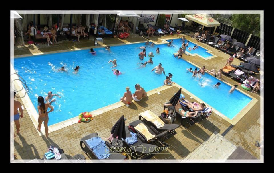 Campus Caffe Mansion Hotel Bodzavásár Kültér fotó