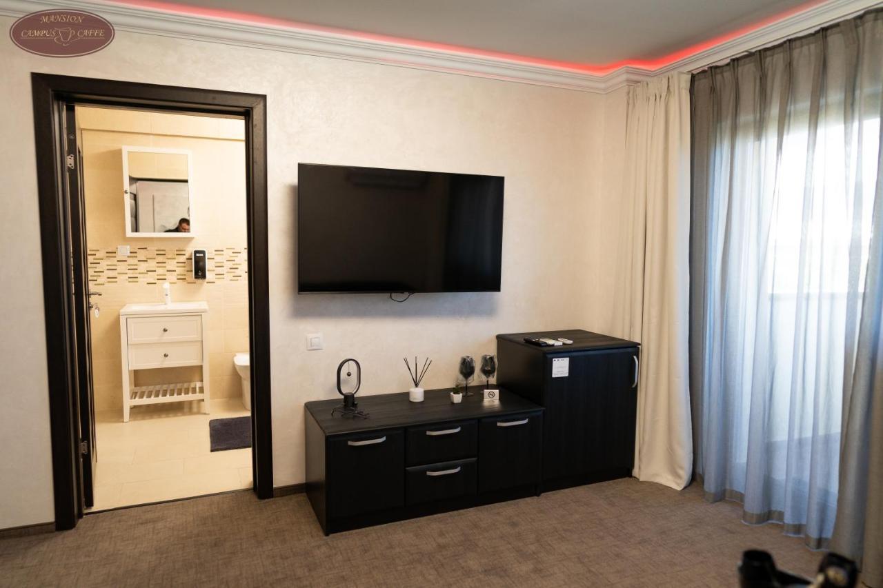 Campus Caffe Mansion Hotel Bodzavásár Kültér fotó