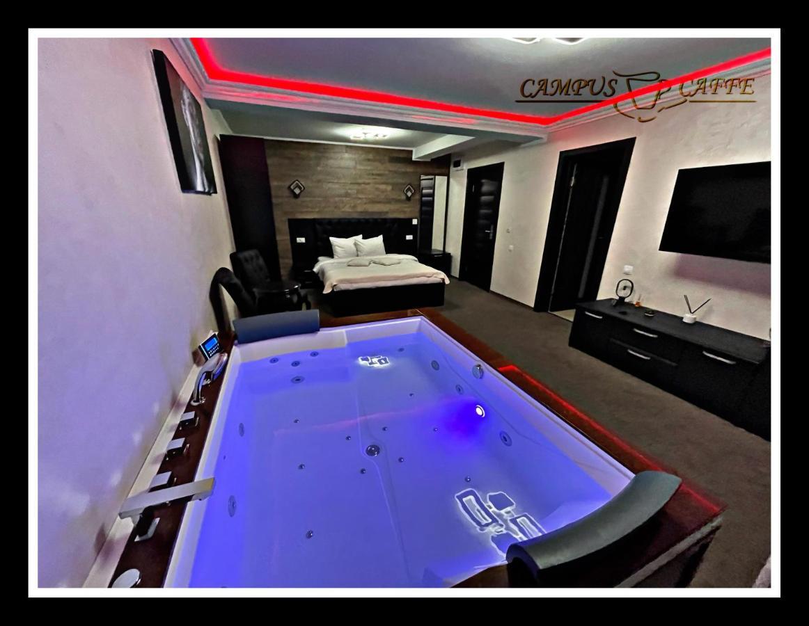 Campus Caffe Mansion Hotel Bodzavásár Kültér fotó