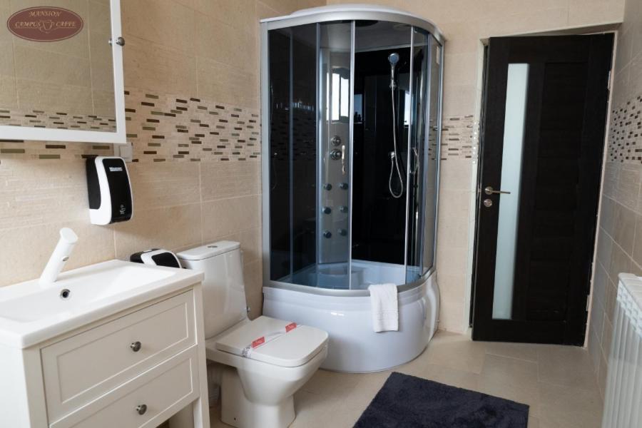 Campus Caffe Mansion Hotel Bodzavásár Kültér fotó