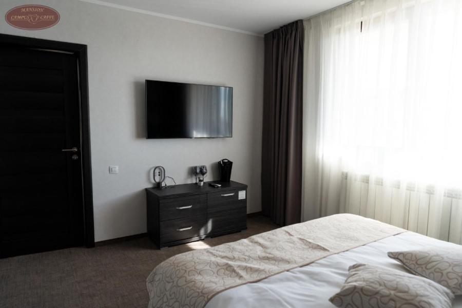Campus Caffe Mansion Hotel Bodzavásár Kültér fotó